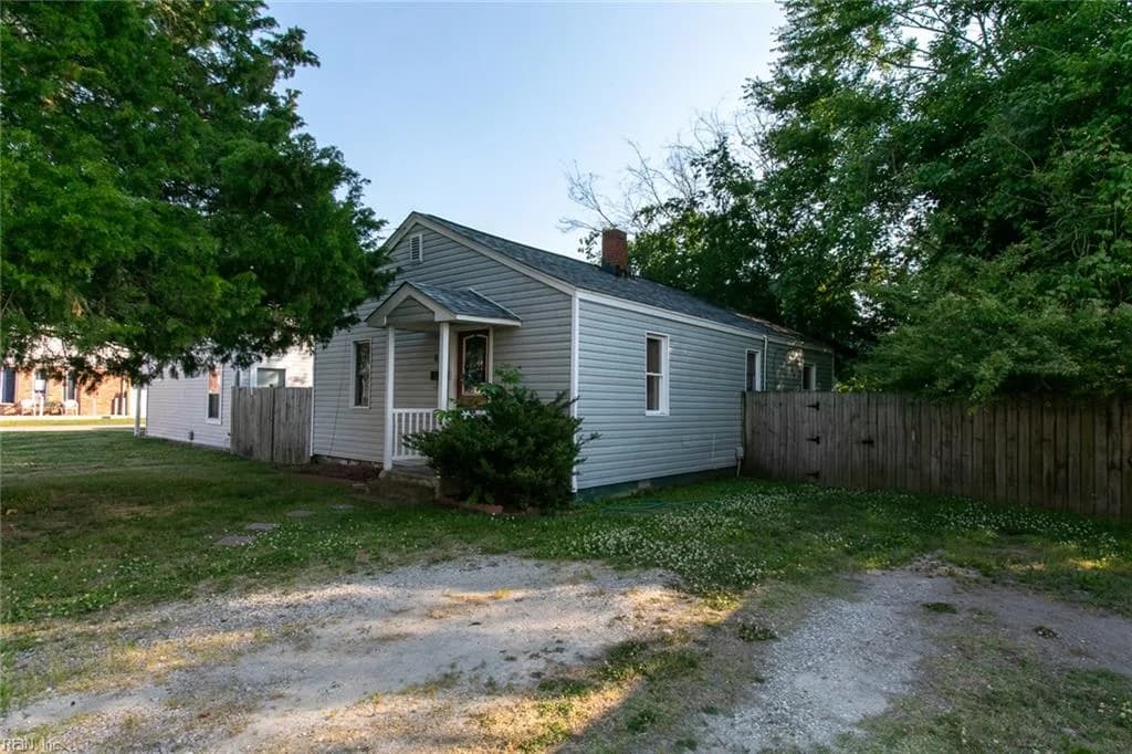 609 Allen ST, HAMPTON VA 23669 - Photo 3