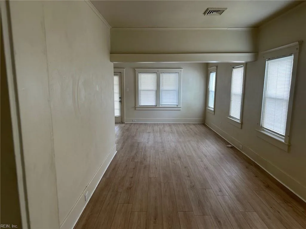 114 W 38th ST, NORFOLK VA 23504 - Photo 3