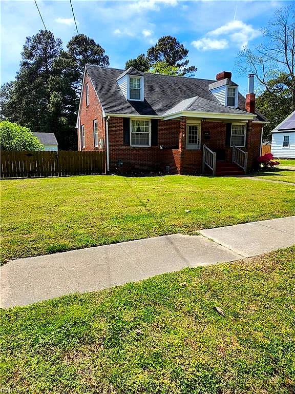 20 Greenbrier RD, Portsmouth — 4 bed Residential, 1,100 sqft