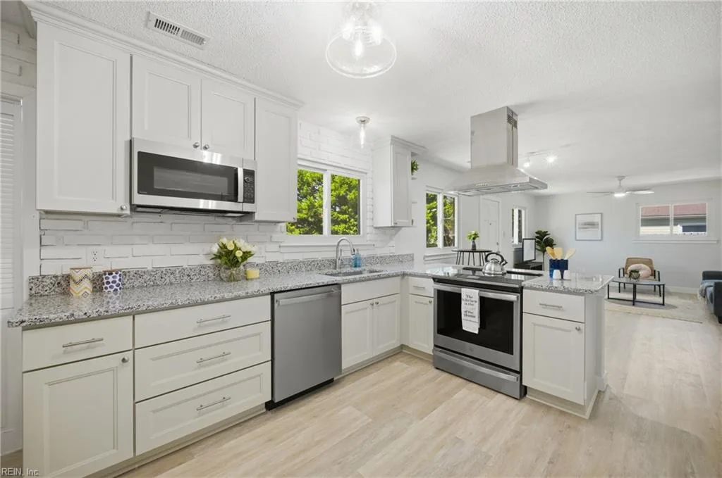 444 Bamboo LN, Virginia Beach — 4 bed Residential, 1,313 sqft
