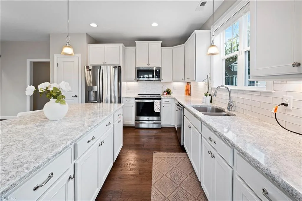 133 Creekfront LN, SUFFOLK VA 23435 - Photo 2