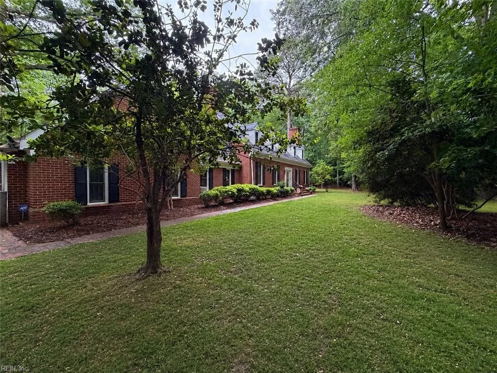 103 Periwinkle DR, Yorktown — 5 bed Residential, 3,280 sqft