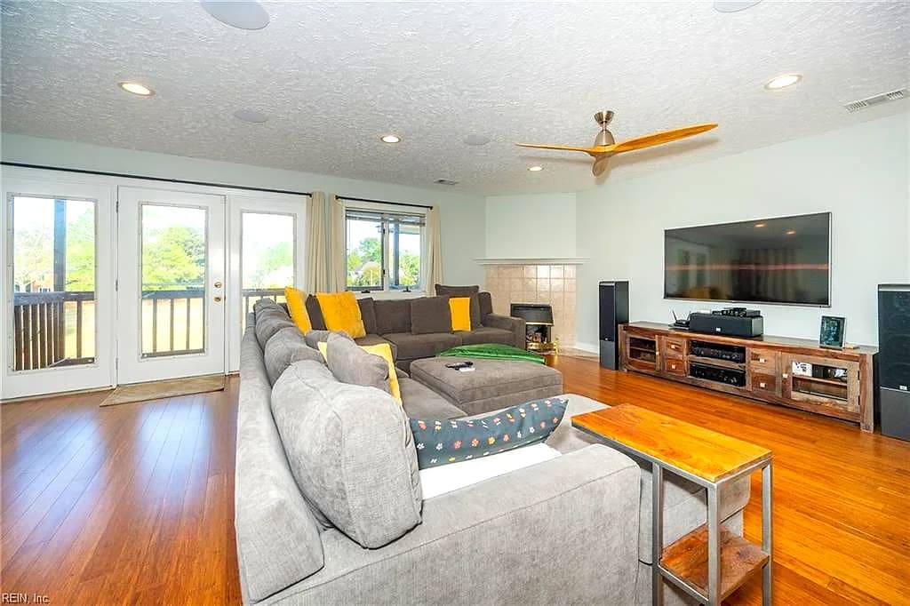 1250 Foursome LN, VIRGINIA BEACH VA 23455 - Photo 2