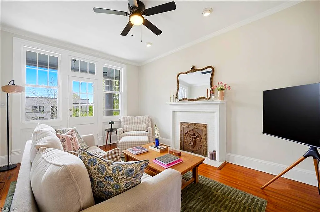 524 Graydon AVE #6, Norfolk — 3 bed Residential, 1,304 sqft