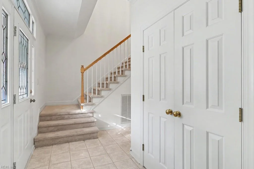 104 Compass CT, YORKTOWN VA 23693 - Photo 4