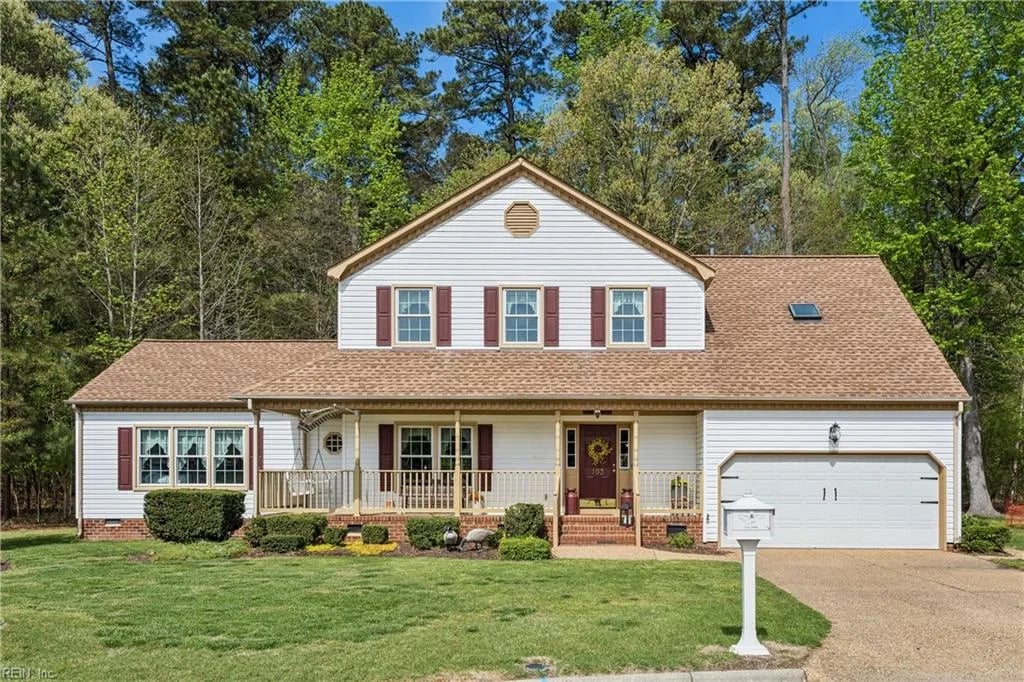 103 Kayla CT, Yorktown — 5 bed Residential, 2,700 sqft