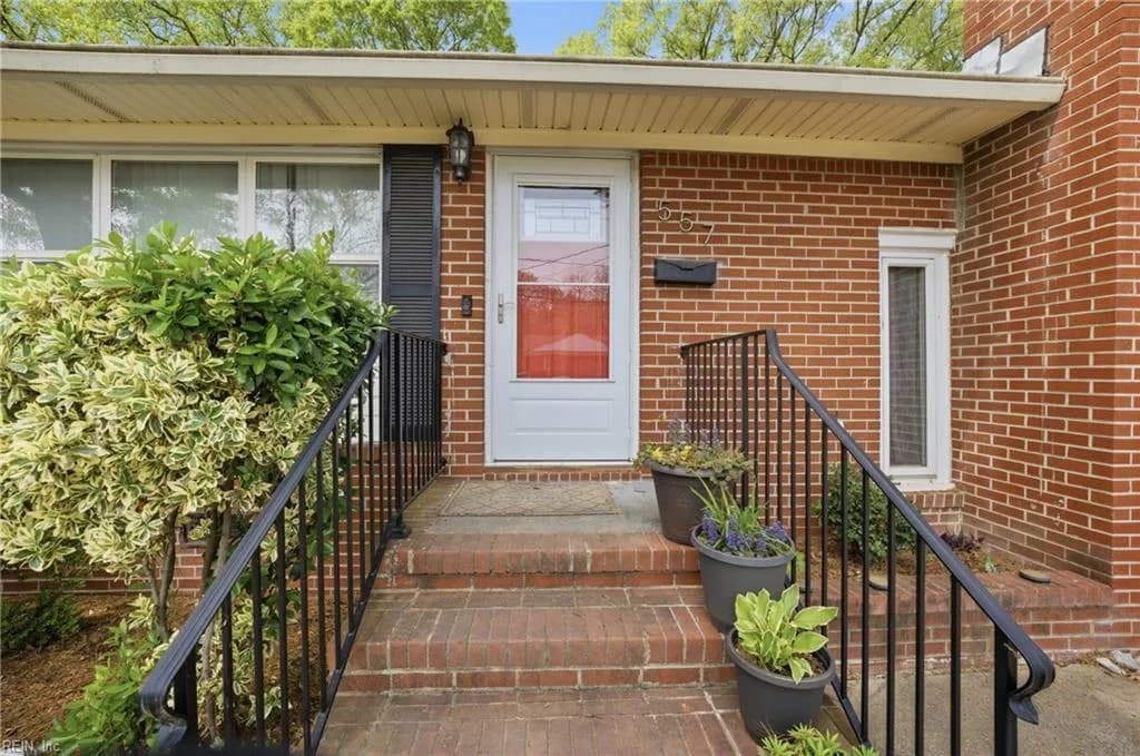 557 Beech DR, NEWPORTNEWS VA 23601 - Photo 3