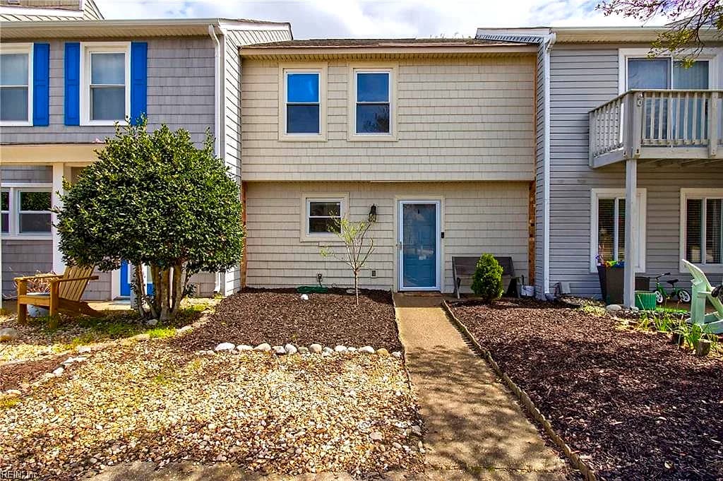 2104 Whispering Sands LN, VIRGINIA BEACH VA 23455 - Main photo