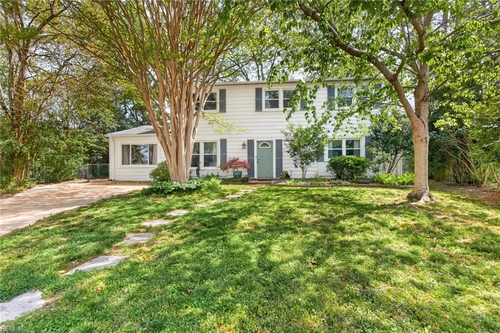 804 Lord Leighton CT, Virginia Beach — 4 bed Residential, 2,410 sqft