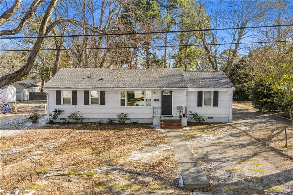 8 Gay DR, NEWPORTNEWS VA 23606 - Main photo