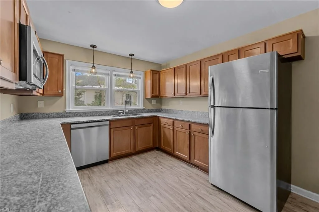 8 Gay DR, NEWPORTNEWS VA 23606 - Photo 4