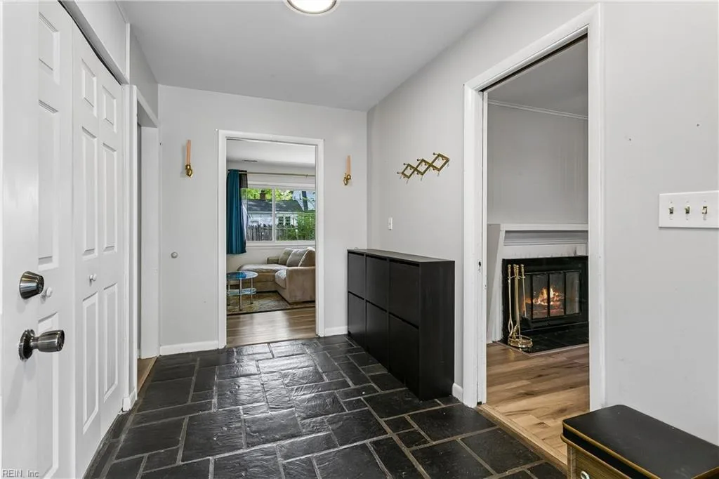181 Corinthia DR, NEWPORTNEWS VA 23608 - Photo 3