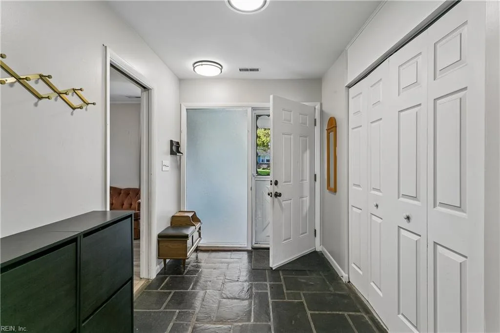 181 Corinthia DR, NEWPORTNEWS VA 23608 - Photo 4