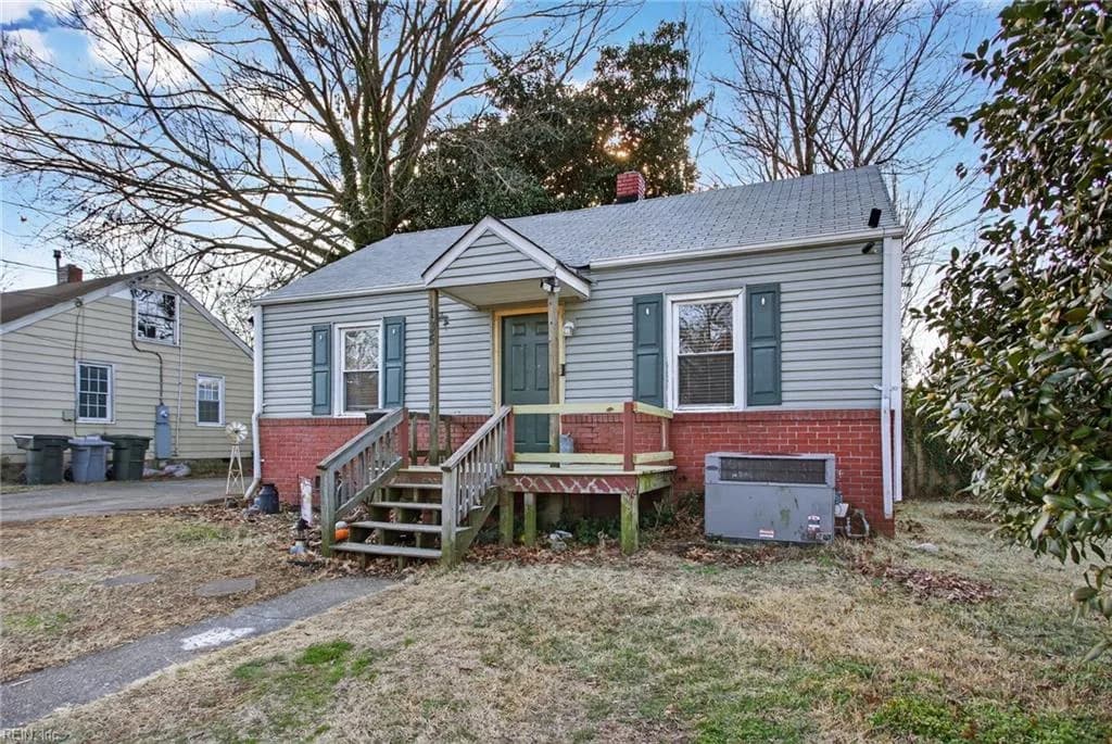 135 Roland DR, HAMPTON VA 23669 - Photo 3