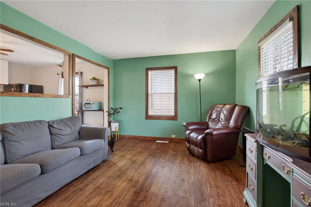 135 Roland DR, HAMPTON VA 23669 - Photo 5