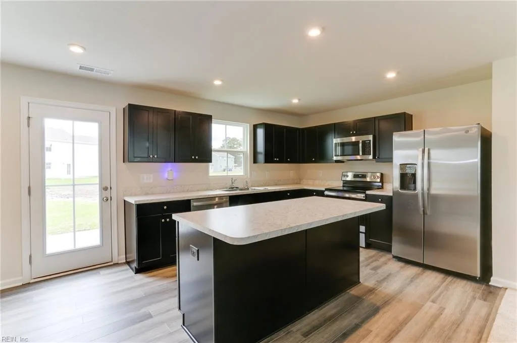 429 Forecastle ST, PORTSMOUTH VA 23701 - Photo 3