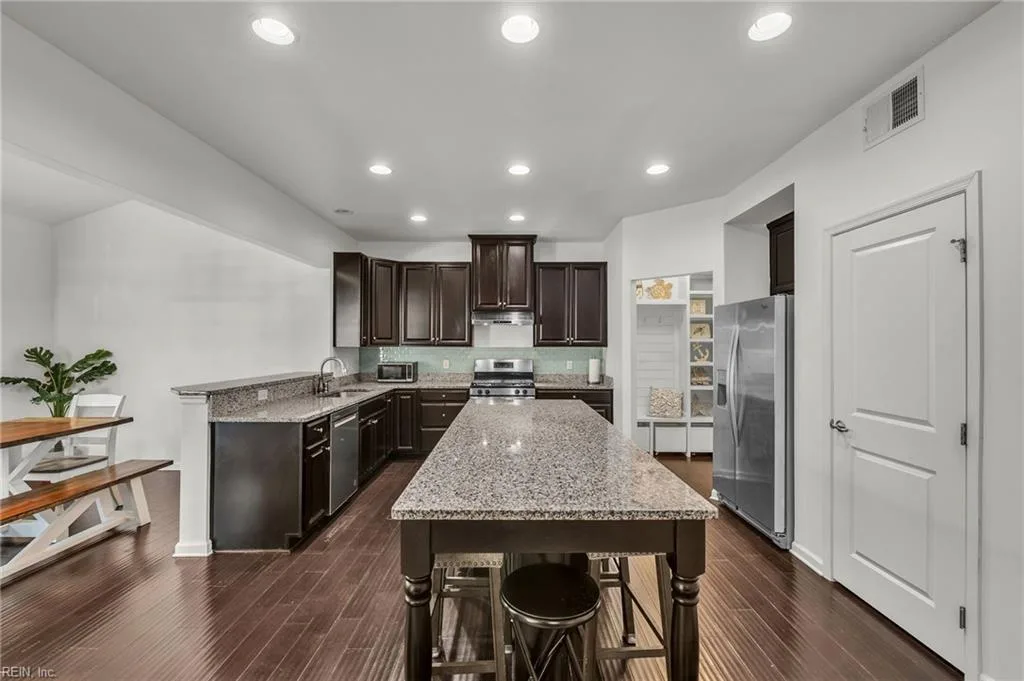 1133 Magdolna DR, CHESAPEAKE VA 23322 - Photo 4