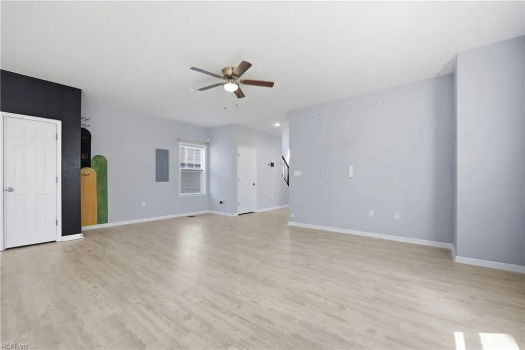 28 S Back River RD, HAMPTON VA 23669 - Photo 3