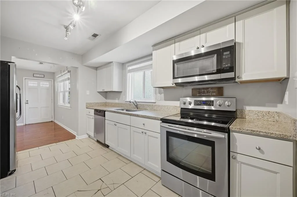 1333 Great Bridge BLVD, CHESAPEAKE VA 23320 - Photo 4