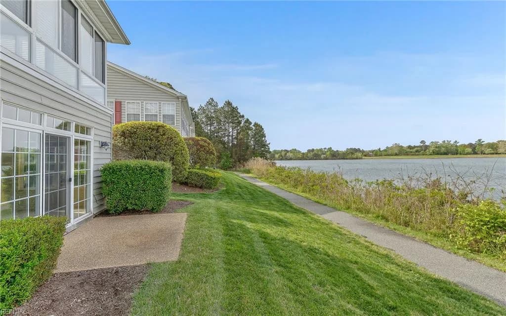 2401 Waters Edge LN, SUFFOLK VA 23435 - Photo 3