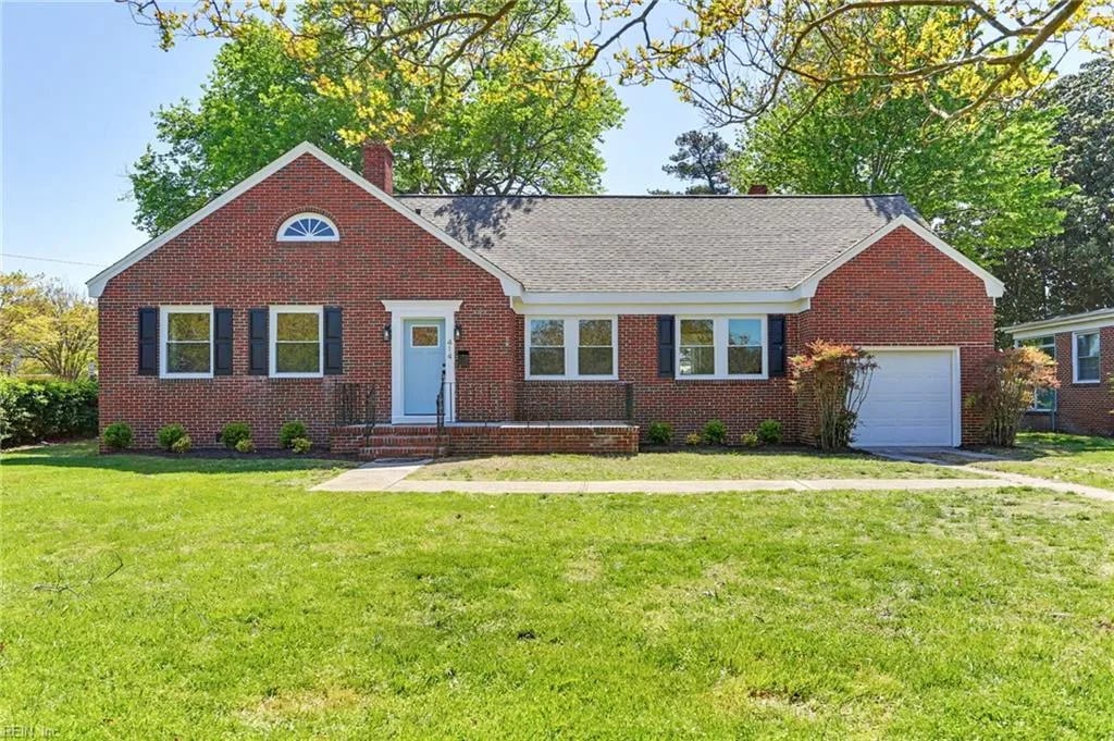 414 West RD, Portsmouth — 4 bed Residential, 2,400 sqft