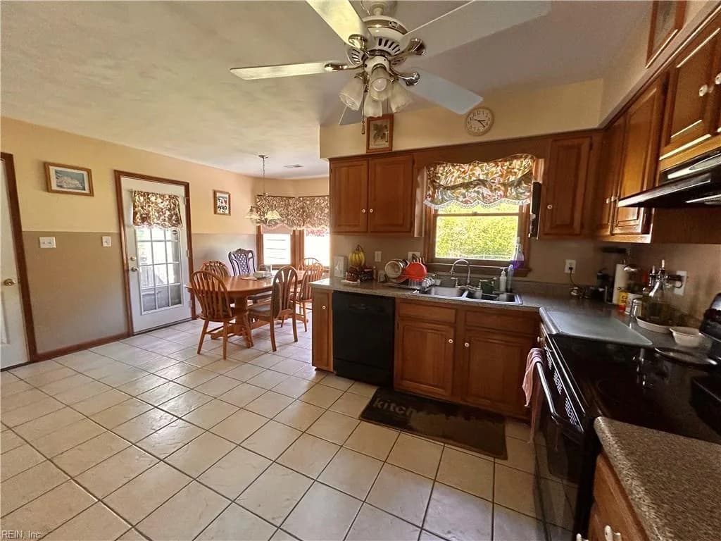 517 N Hills DR, CHESAPEAKE VA 23320 - Photo 5