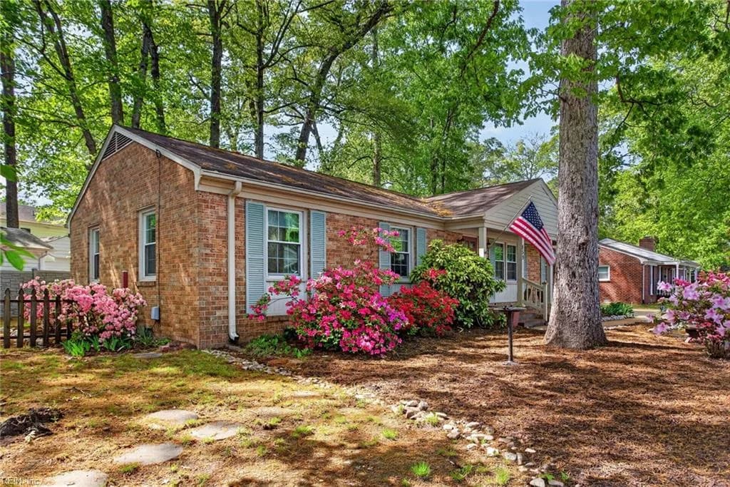 859 Elder RD, NEWPORTNEWS VA 23608 - Photo 3