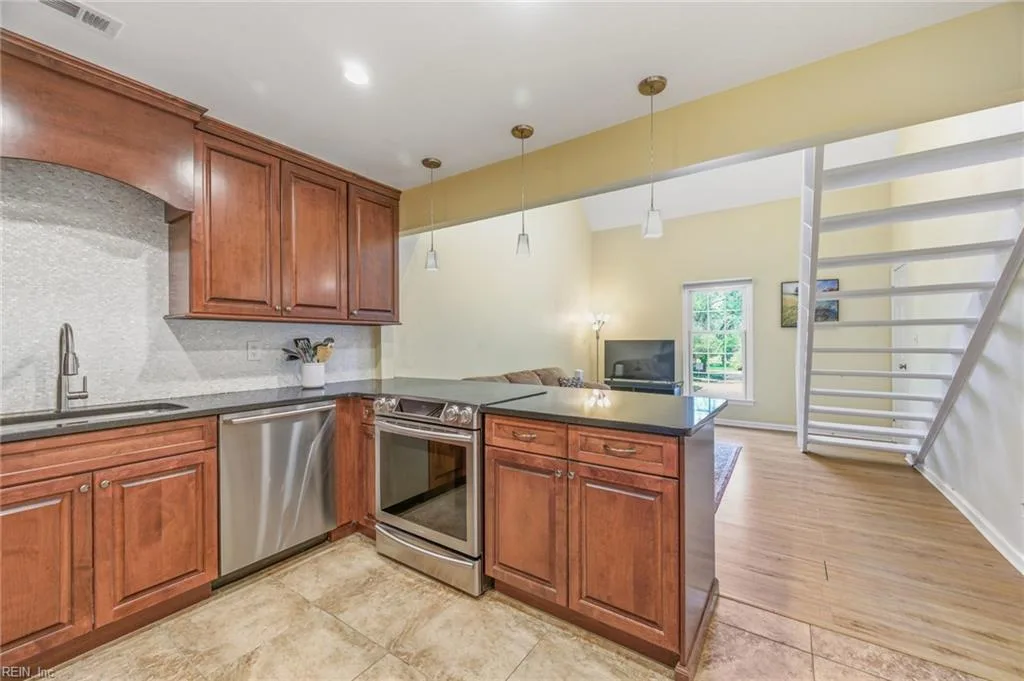 1300 Stockley GDNS #205, NORFOLK VA 23517 - Photo 4