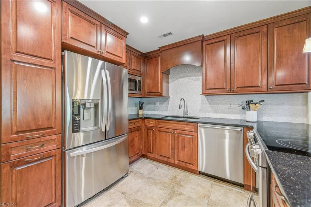 1300 Stockley GDNS #205, NORFOLK VA 23517 - Photo 5