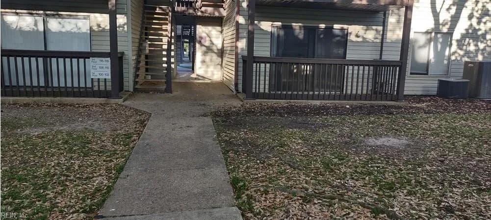 102 Wells CT, HAMPTON VA 23666 - Photo 3