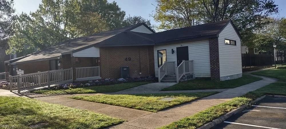 102 Wells CT, HAMPTON VA 23666 - Photo 4