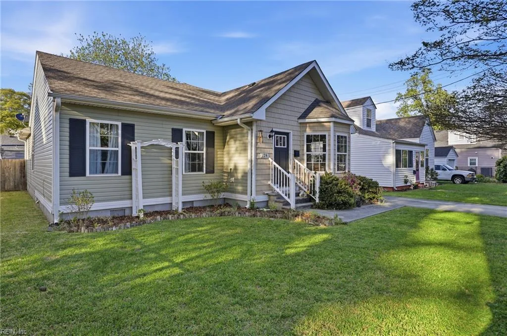 228 Neoma DR, Norfolk — 4 bed Residential, 1,647 sqft