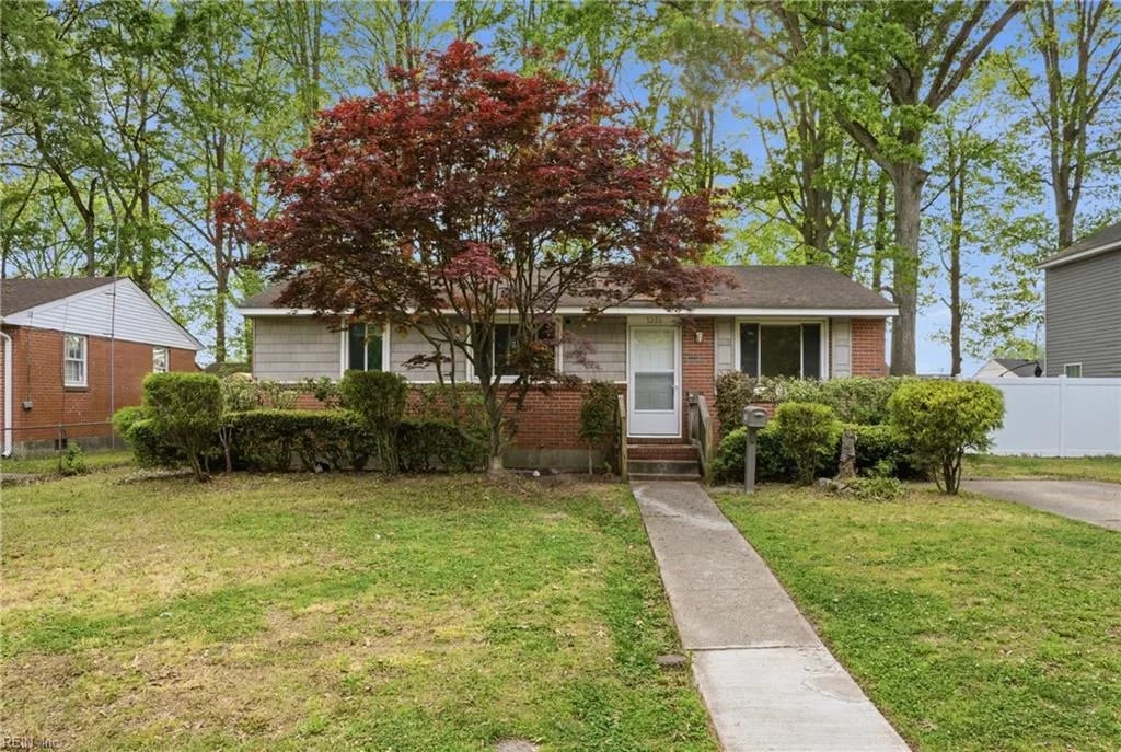 1206 Cleona DR, Chesapeake — 3 bed Residential, 1,014 sqft