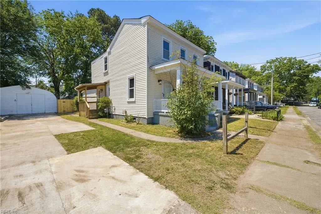 2011 Holladay ST, PORTSMOUTH VA 23704 - Photo 3