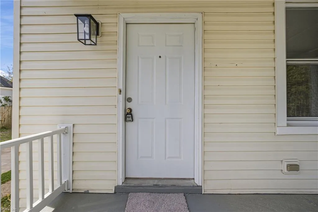 2011 Holladay ST, PORTSMOUTH VA 23704 - Photo 4