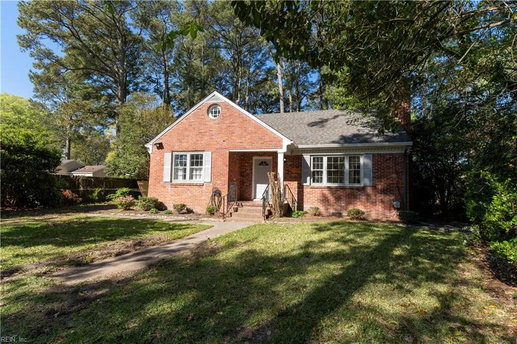 196 E Mercury BLVD, HAMPTON VA 23669 - Photo 3