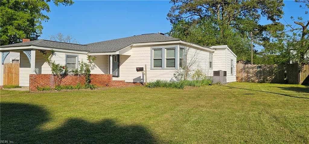 8248 Simons DR, NORFOLK VA 23505 - Main photo