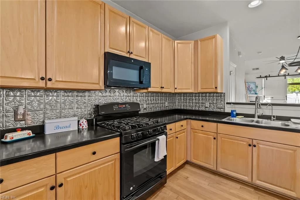 7003 Darby CT, SUFFOLK VA 23435 - Photo 5