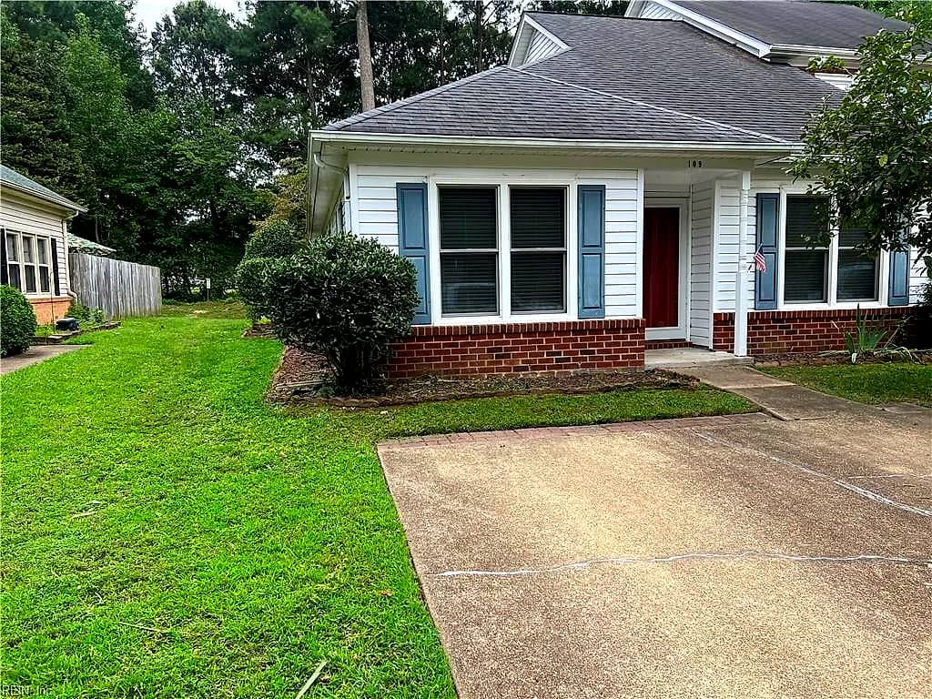 109 Three Notched RD, YORKTOWN VA 23692 - Main photo