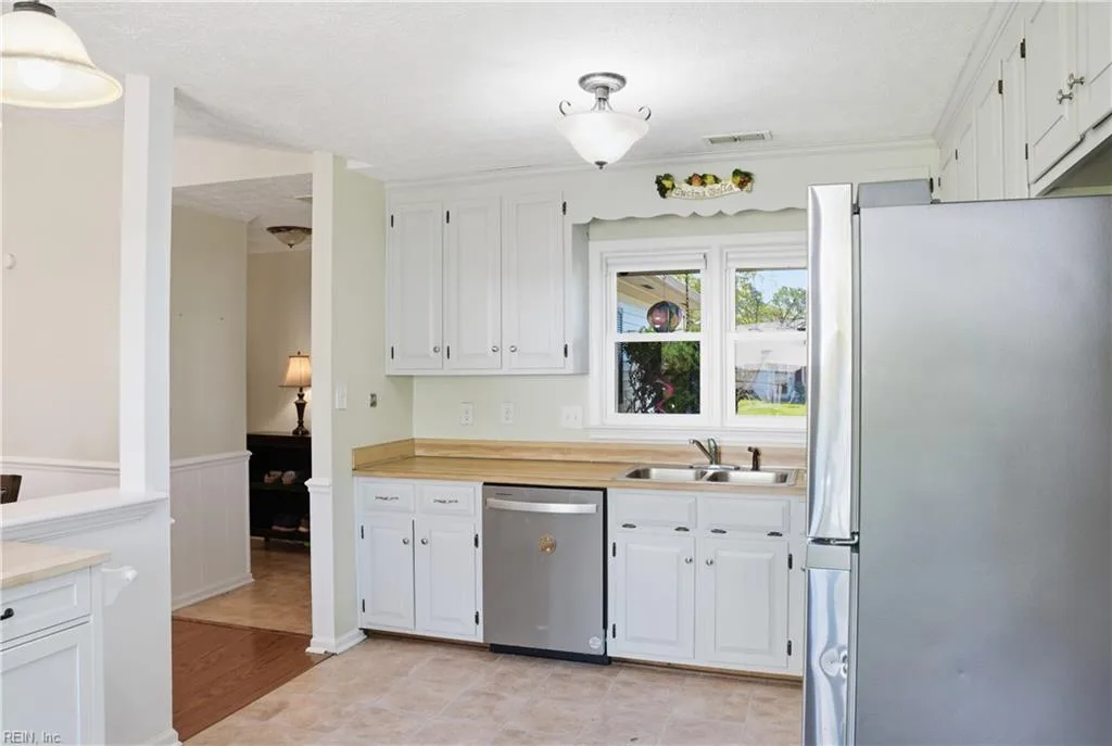 50 Sandy Lake DR, HAMPTON VA 23666 - Photo 5