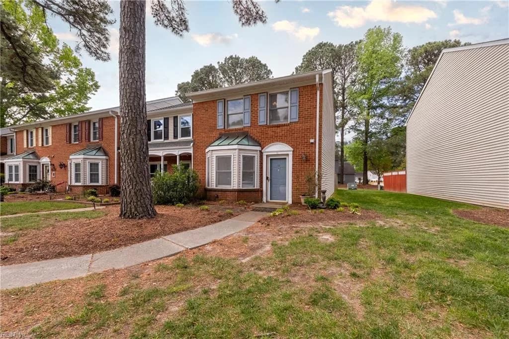 11 Corwin CIR, HAMPTON VA 23666 - Main photo