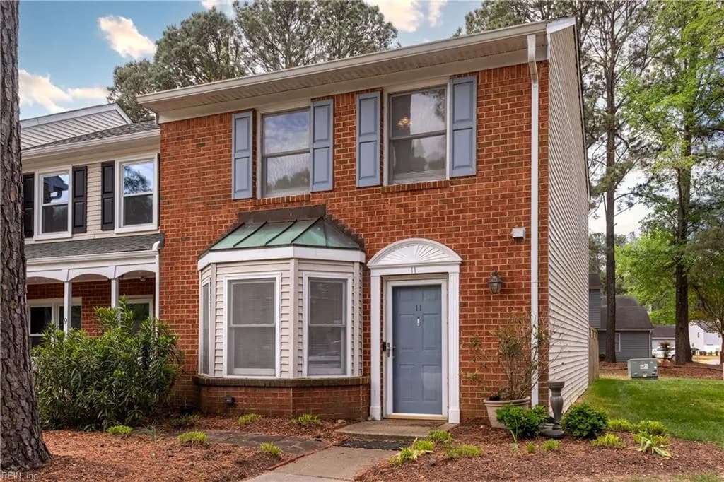 11 Corwin CIR, HAMPTON VA 23666 - Photo 3