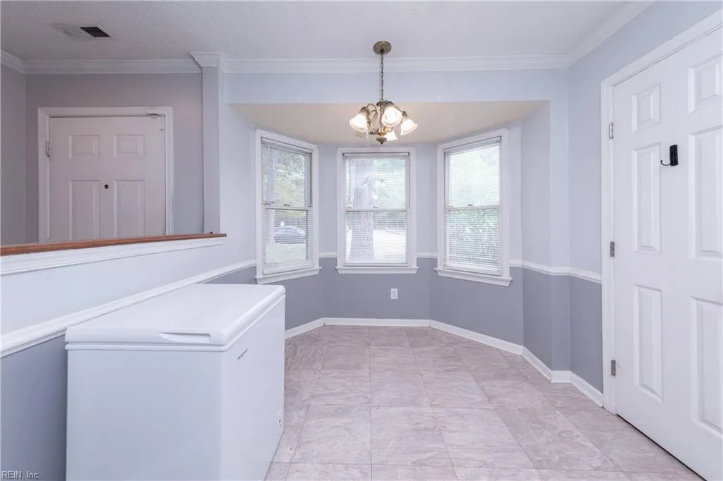11 Corwin CIR, HAMPTON VA 23666 - Photo 4