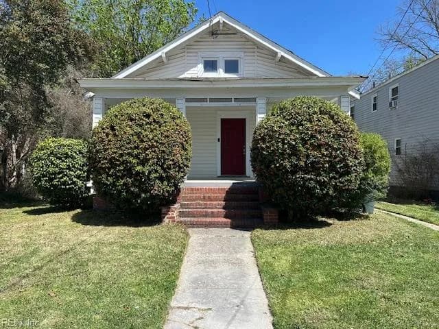 28 W Sherwood AVE, HAMPTON VA 23663 - Main photo