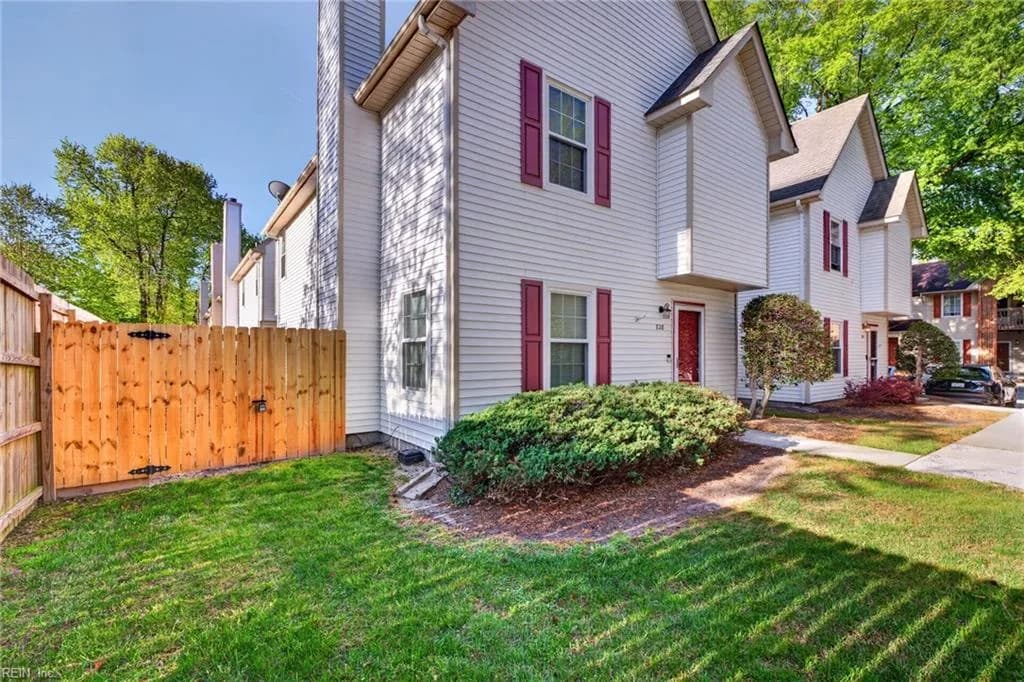 828 Gas Light LN, VIRGINIABEACH VA 23462 - Photo 3