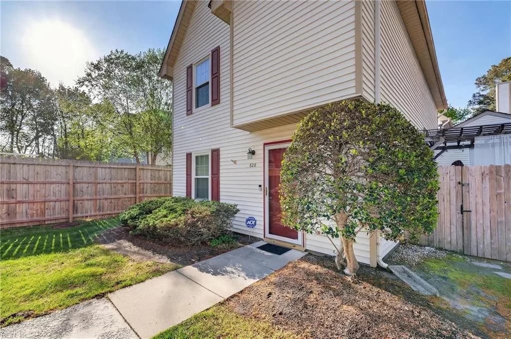 828 Gas Light LN, VIRGINIABEACH VA 23462 - Photo 4