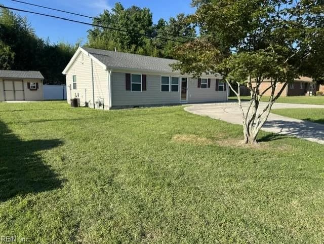404 Forest RD, CHESAPEAKE VA 23322 - Main photo