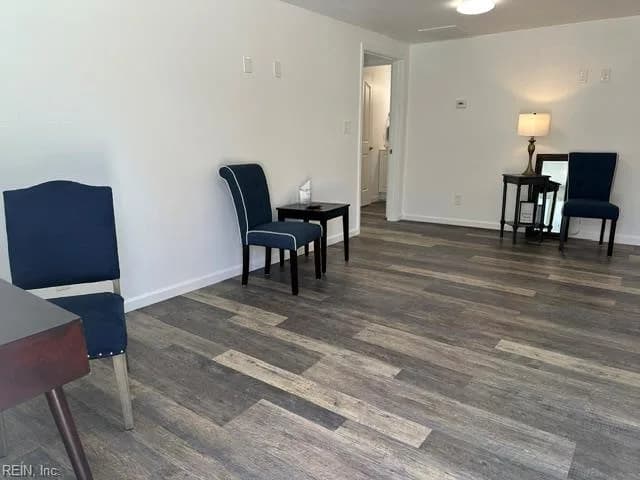 404 Forest RD, CHESAPEAKE VA 23322 - Photo 3