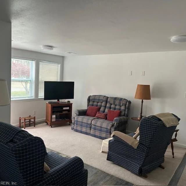 404 Forest RD, CHESAPEAKE VA 23322 - Photo 3