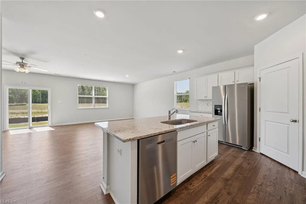 109 Gallop WAY, YORKTOWN VA 23690 - Photo 5